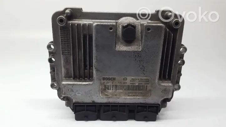 Renault Megane II Komputer / Sterownik ECU silnika 8200386508