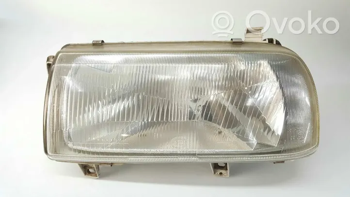 Volkswagen Vento Lampa przednia 3905300