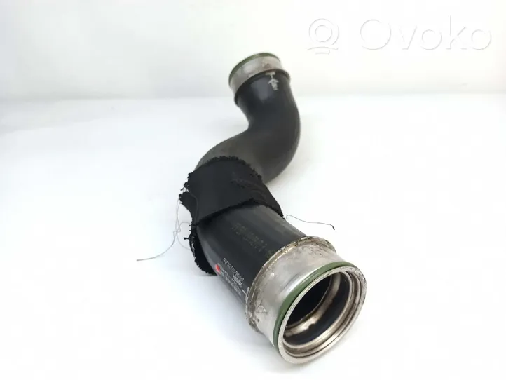 Mercedes-Benz E W211 Turbo air intake inlet pipe/hose 