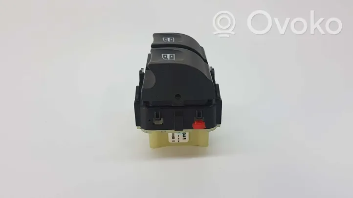 Renault Clio IV Electric window control switch 10023697