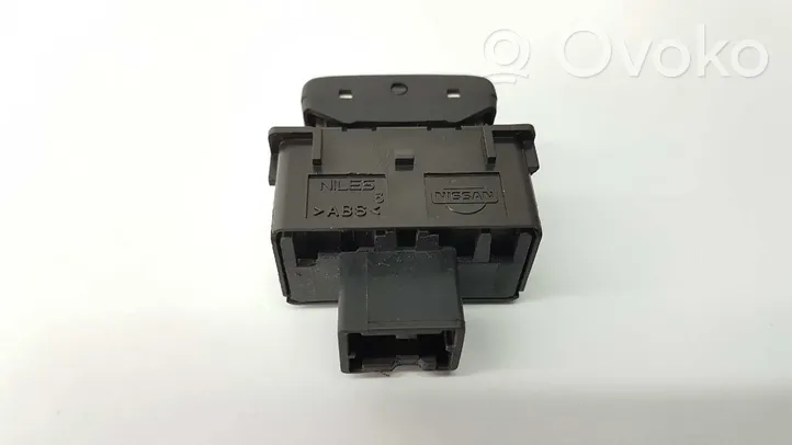 Nissan Pathfinder R51 Przycisk / Przełącznik zawieszenia 