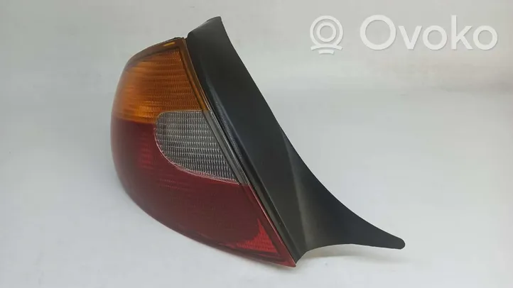 Chrysler Neon II Tailgate rear/tail lights 