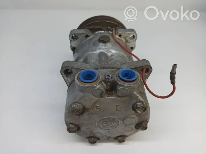 Renault 19 Air conditioning (A/C) compressor (pump) 7701499827