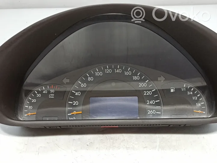 Mercedes-Benz C W203 Compteur de vitesse tableau de bord A2035403411