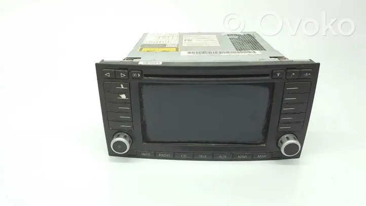 Volkswagen Touareg I Stacja multimedialna GPS / CD / DVD 7L6035191NX