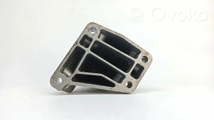 Mercedes-Benz S W221 Engine mount bracket 