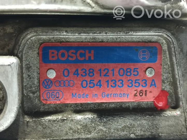 Audi 80 90 B3 Kraftstoffverteiler Einspritzleiste 0438121085
