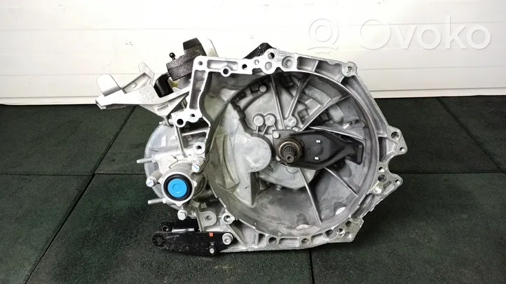 Peugeot 2008 II Manual 5 speed gearbox 1637848780