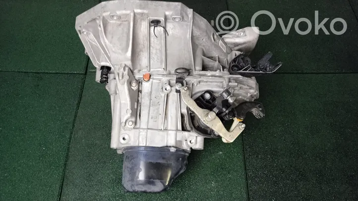 Dacia Logan II Manual 5 speed gearbox 320109085R