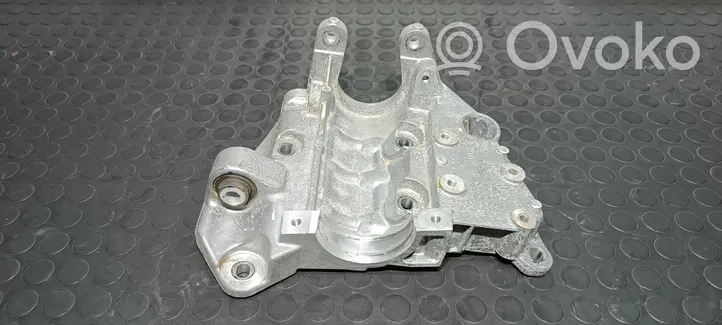 Land Rover Evoque II Staffa del cuscinetto di supporto dell’albero di trasmissione LR125905