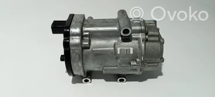 Toyota RAV 4 (XA40) Ilmastointilaitteen kompressorin pumppu (A/C) 0424000171