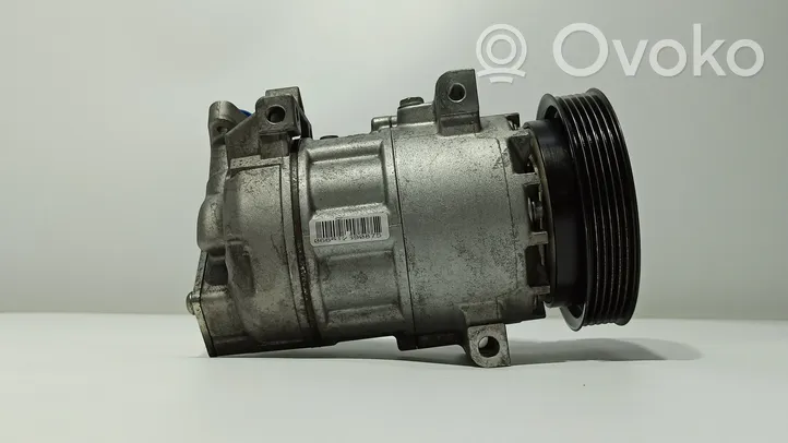 Renault Clio IV Ilmastointilaitteen kompressorin pumppu (A/C) 926008468R