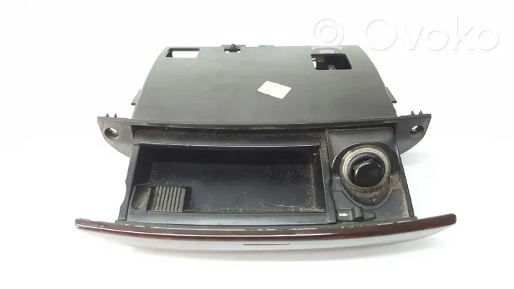 Mercedes-Benz S W220 Auton tuhkakuppi A2208100830