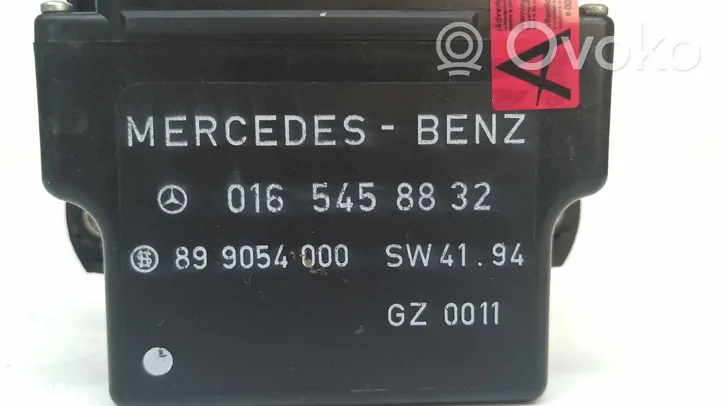 Mercedes-Benz E W210 Relé de la bujía de precalentamiento 0165458832