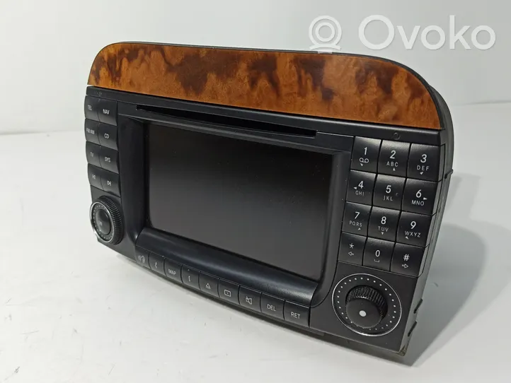 Mercedes-Benz S W220 Stacja multimedialna GPS / CD / DVD A220820588980