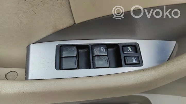 Nissan Murano Z50 Interruttore di controllo dell’alzacristalli elettrico 254019W10D