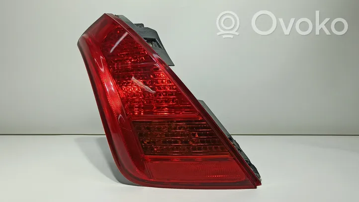 Nissan Murano Z50 Luci posteriori del portellone del bagagliaio 22063779