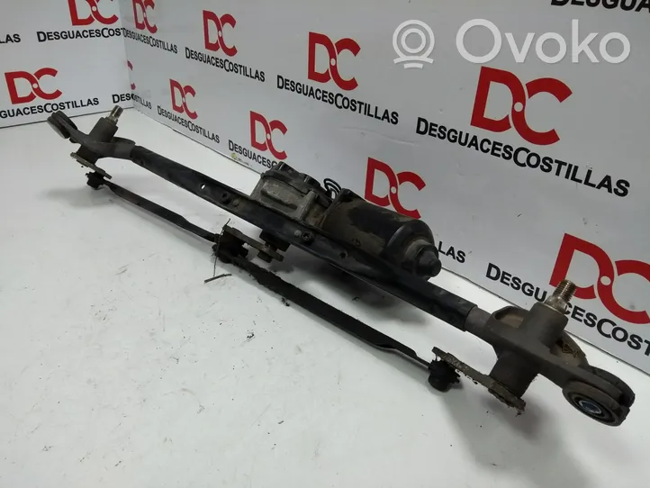 KIA Cerato Front wiper linkage and motor 981102F000