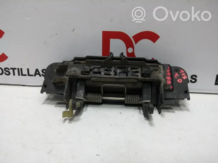 Audi A4 S4 B6 8E 8H Klamka zewnętrzna drzwi tylnych 4B0839885