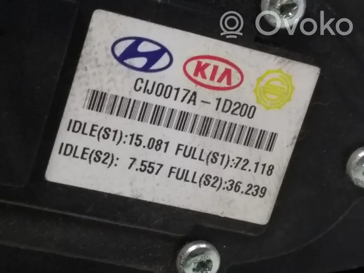 KIA Carens II Pédale d'accélérateur 327261D200