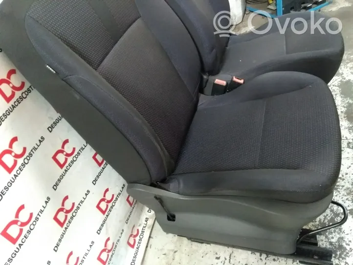 Renault Clio III Seat set 