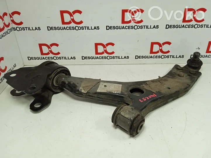 Ford Focus Triangle bras de suspension inférieur avant 