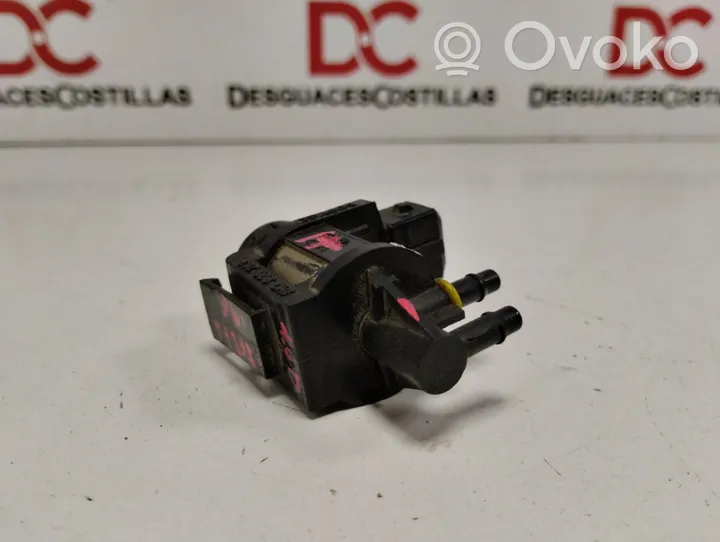 Audi A4 S4 B5 8D Vacuum valve 1H0906283