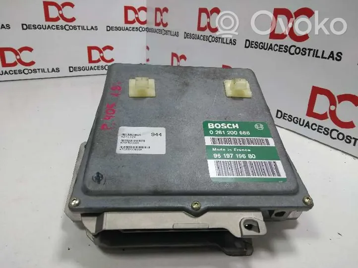 Peugeot 405 Calculateur moteur ECU 0261200666