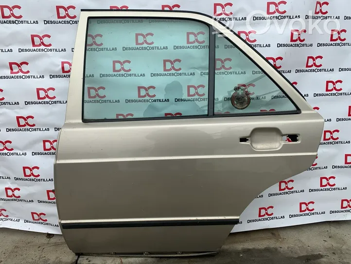 Mercedes-Benz 190 W201 Drzwi tylne 2017300705