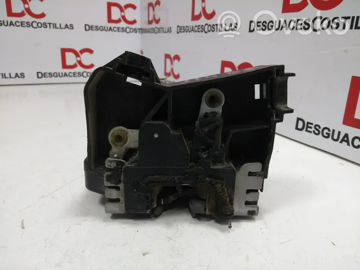 Opel Corsa C Front door lock 24434883