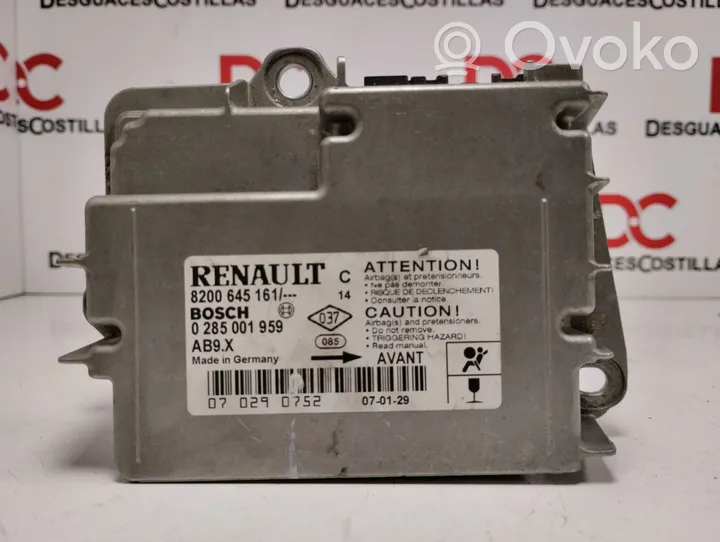 Renault Clio III Module de contrôle airbag 8200645161