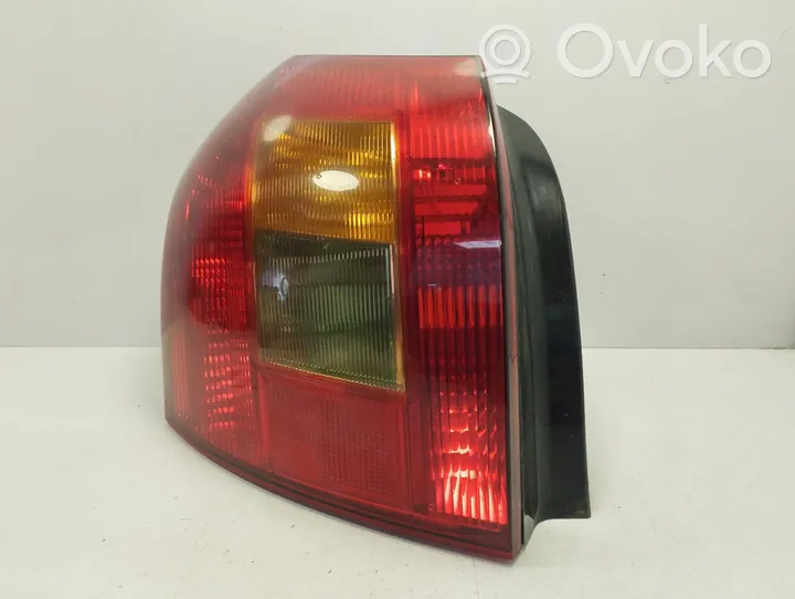 Toyota Corolla E110 Lampa tylna 