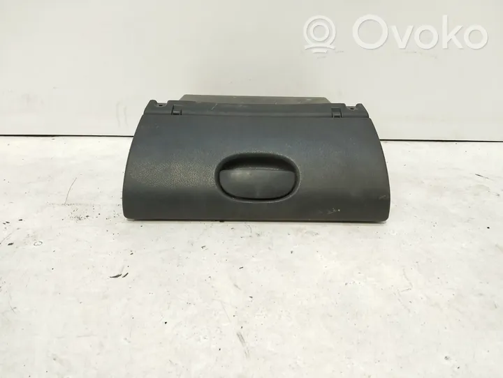 Opel Corsa B Schowek deski rozdzielczej 90387693