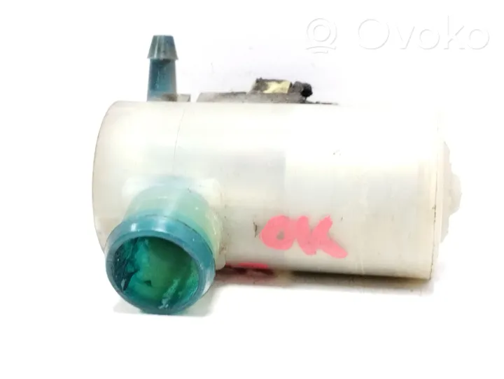 Honda CR-V Windscreen/windshield washer pump 