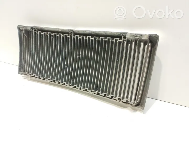 Volvo 940 Grille de calandre avant 1358485