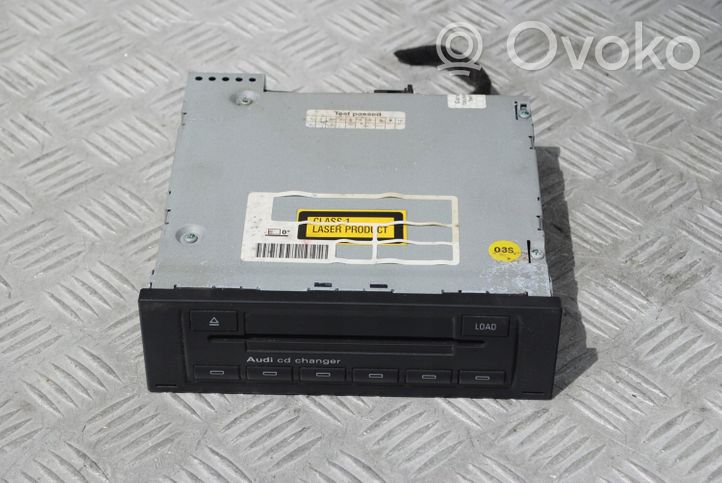 Audi A4 S4 B7 8E 8H CD / DVD-Wechsler 8E0035111D