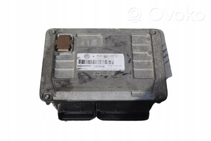 Volkswagen Polo Calculateur moteur ECU 03D906032C