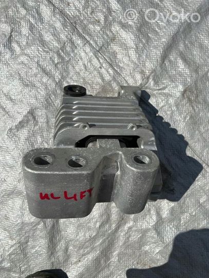 Jeep Cherokee Supporto di montaggio del motore P68141400AG