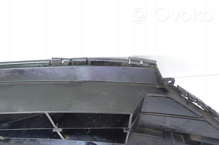 Ford Escort Front bumper lower grill KRATKA ŚRODKOWA ZDERZAKA 