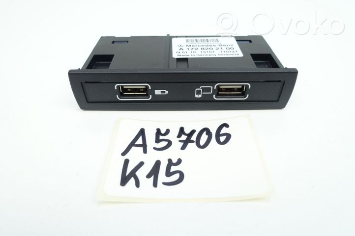 Mercedes-Benz A W176 Gniazdo / Złącze USB A1728202100