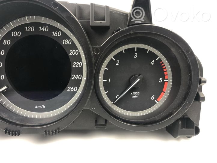 Mercedes-Benz E W212 Tachimetro (quadro strumenti) A2129007318