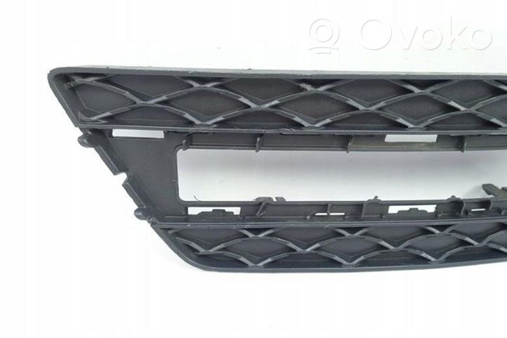 Mercedes-Benz GL X166 Grille inférieure de pare-chocs avant A1668201456