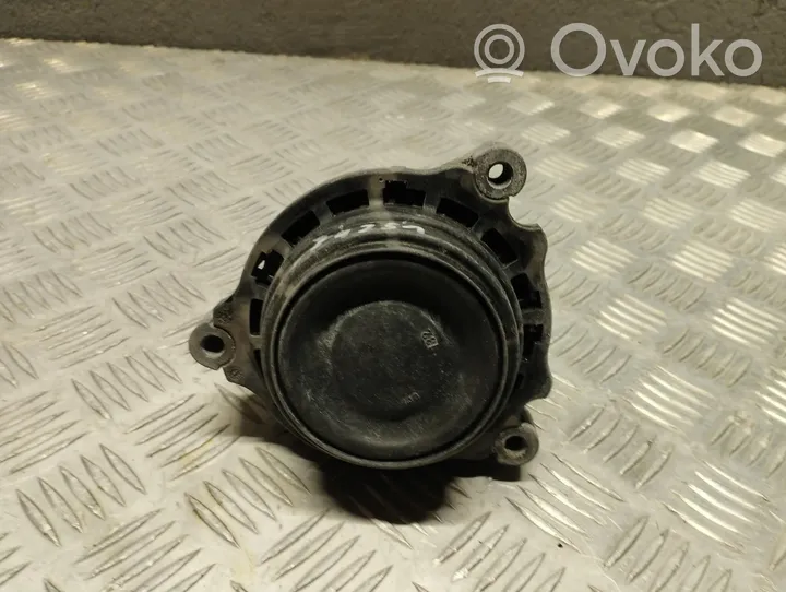 BMW 3 F30 F35 F31 Valvola di depressione sul supporto motore 6854251