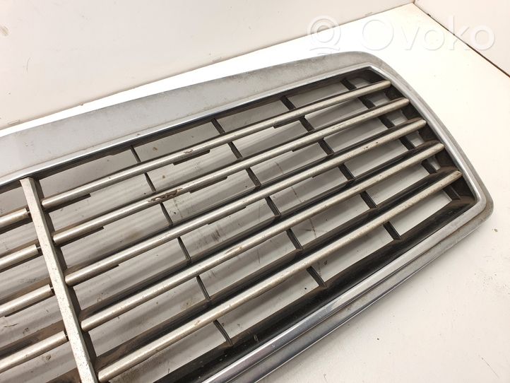 Mercedes-Benz E W124 Grille de calandre avant 2108880123