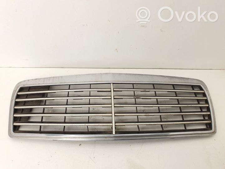 Mercedes-Benz E W124 Grille de calandre avant 2108880123