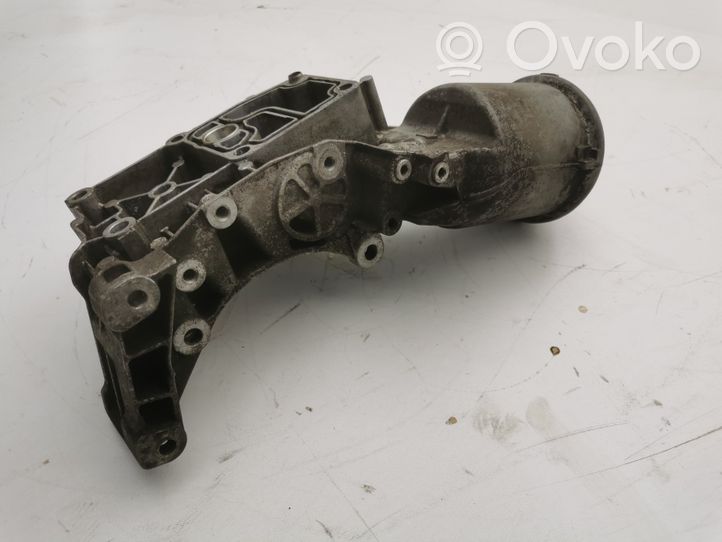 BMW 5 E34 Oil filter mounting bracket 6750330700