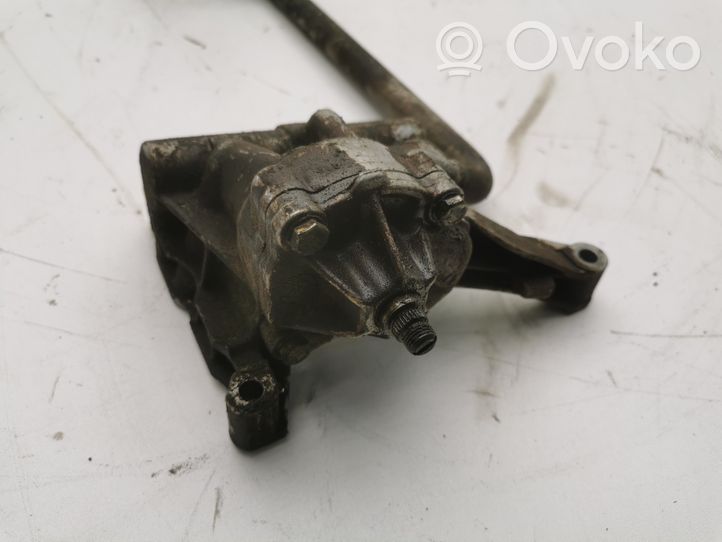 BMW 5 E34 Oil pump 1740967