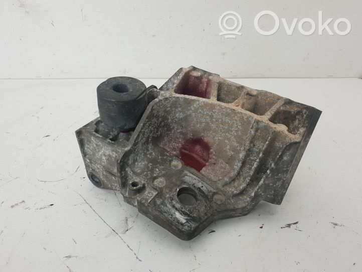 Volvo XC70 Moottorin kiinnikekorvake (käytetyt) 60926P096