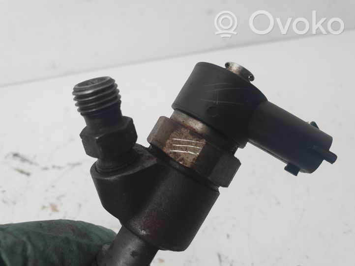 Volvo XC70 Fuel injector 30750283