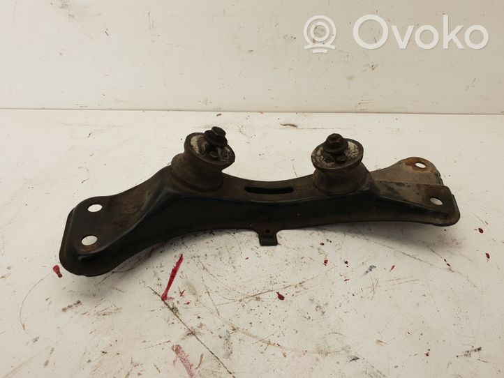 BMW 5 E34 Support de boîte de vitesses 1140040